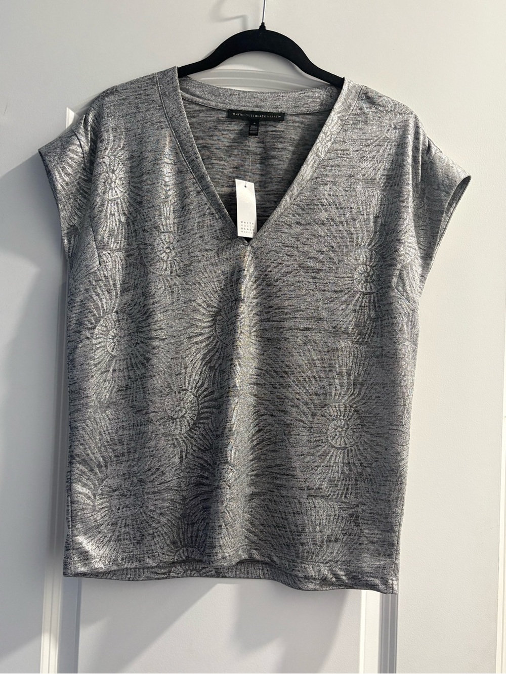 NWT WHBM Silver Metallic Burnout V-neck Tee Cap Sleeves Shell Pattern Size Small